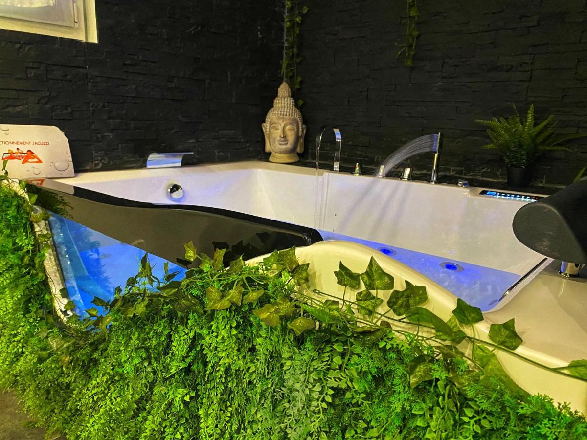 Suite Jacuzzi Privatif Plage Des Catalans Marsella Exterior foto