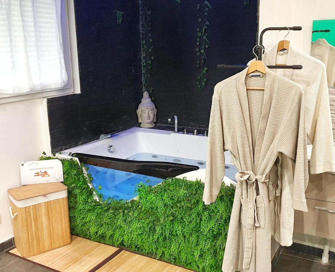 Suite Jacuzzi Privatif Plage Des Catalans Marsella Exterior foto