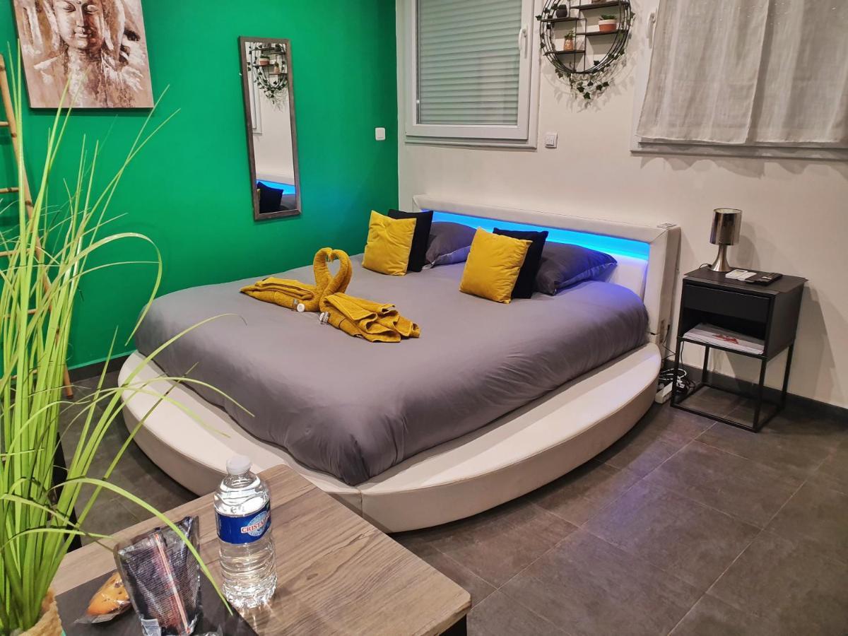 Suite Jacuzzi Privatif Plage Des Catalans Marsella Exterior foto