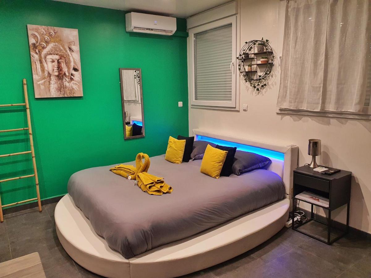 Suite Jacuzzi Privatif Plage Des Catalans Marsella Exterior foto